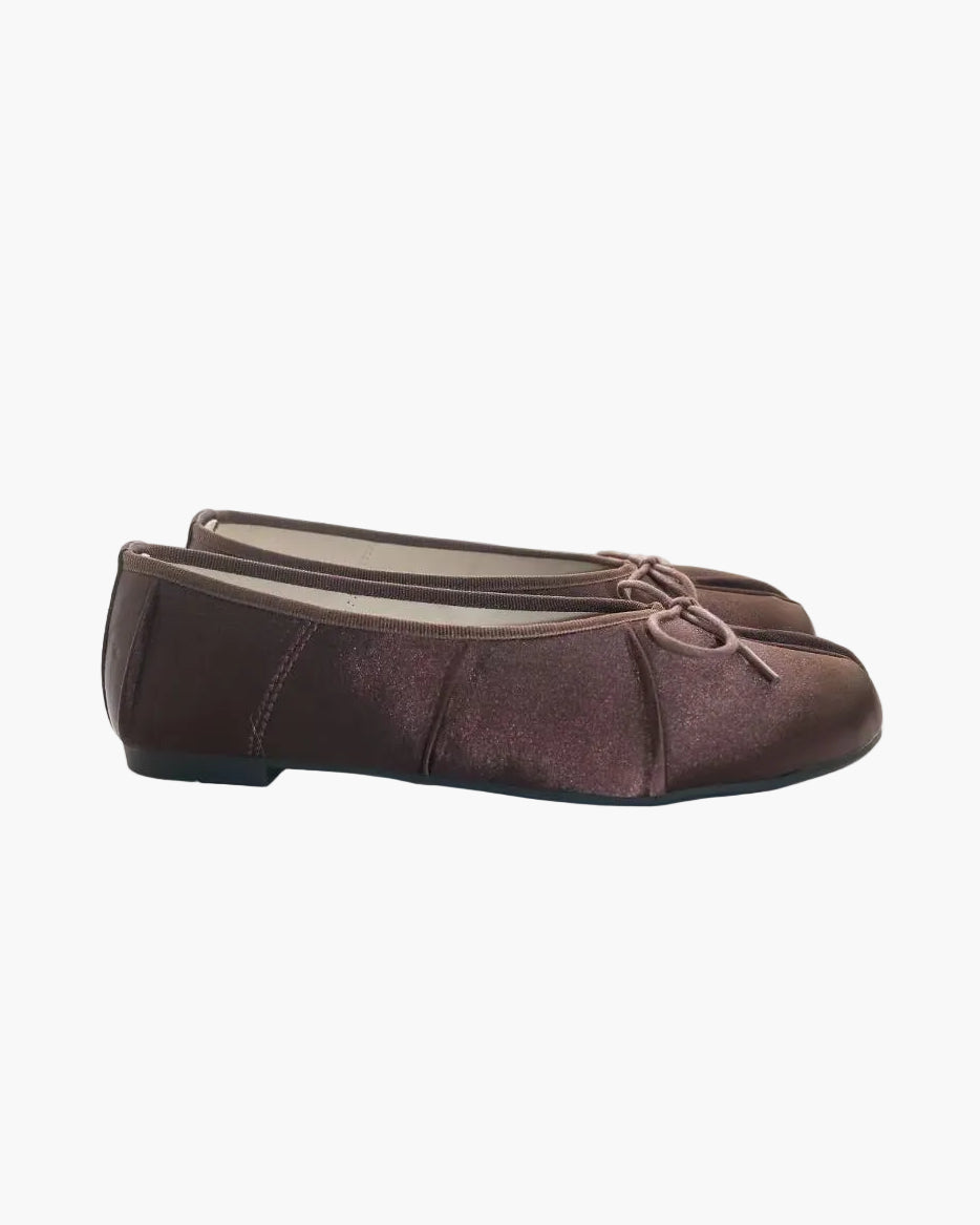 Satin Wrinkles Tabi Ballet Flats