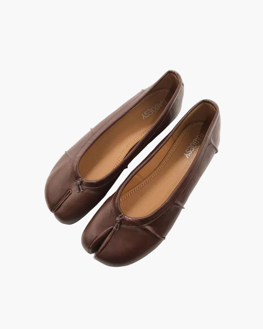 Wrinkles Tabi Ballet Flats