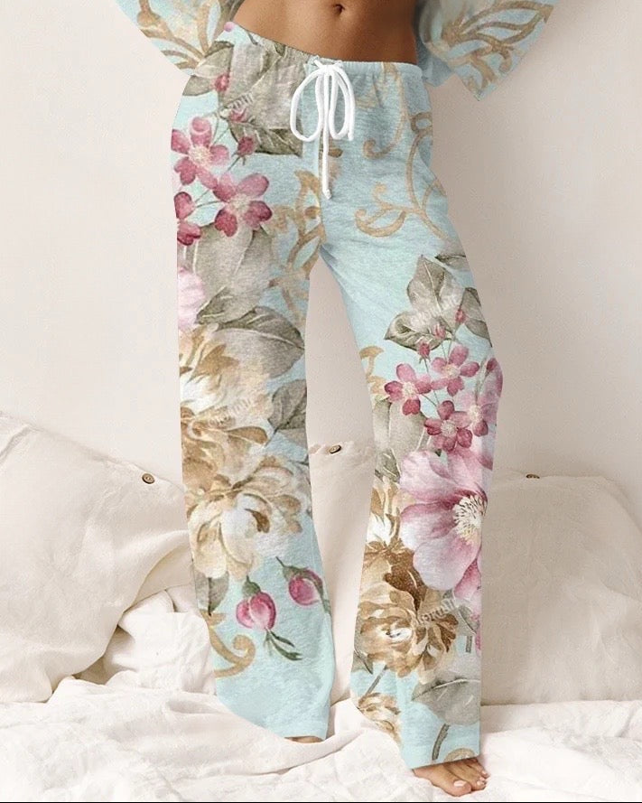 Women's Classic Floral Elegant Crew Neck Pajama Set