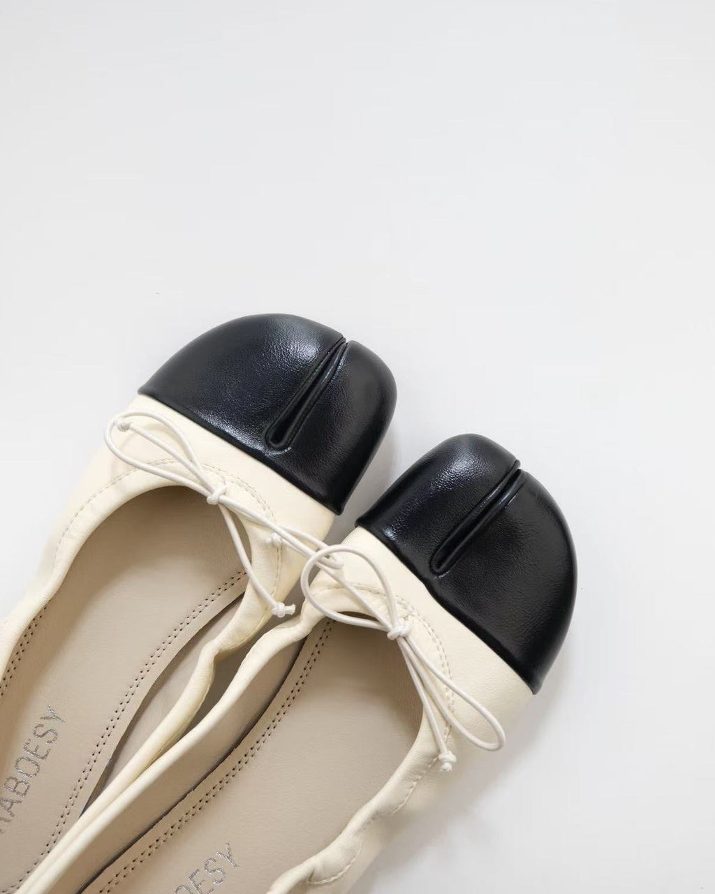Foldable Color Block Tabi Flats