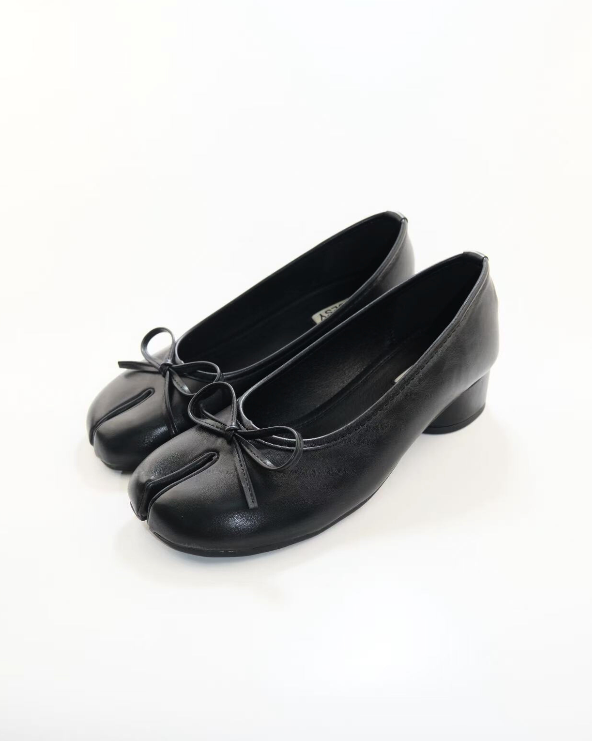 Bow Tie Tabi Pumps