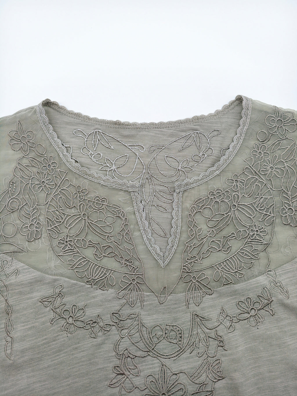 Bohemian Style Embroidered Gray Long-sleeved T-shirt