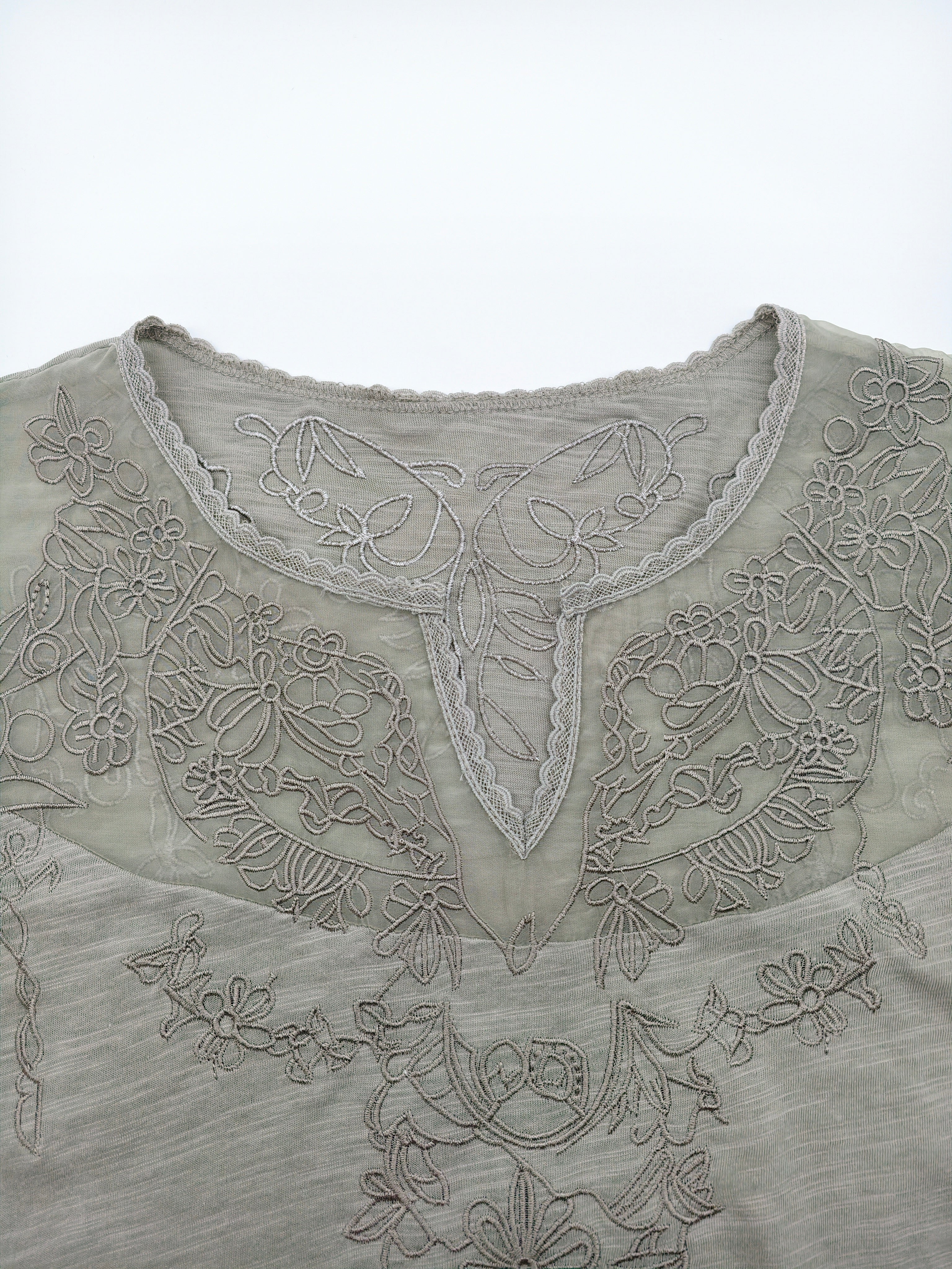 Bohemian Style Embroidered Gray Long-sleeved T-shirt